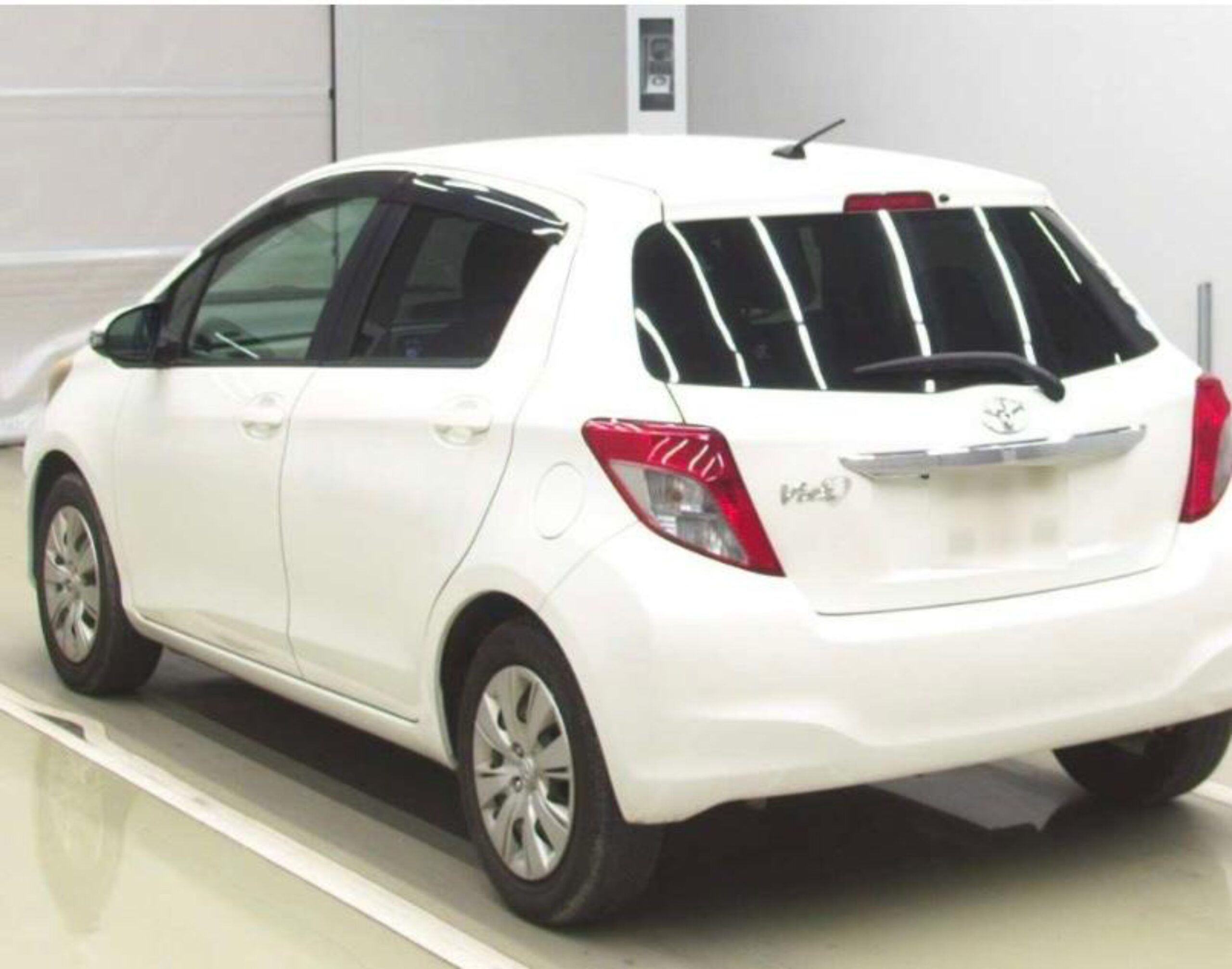 Toyota Vitz 2012 1000cc (3)