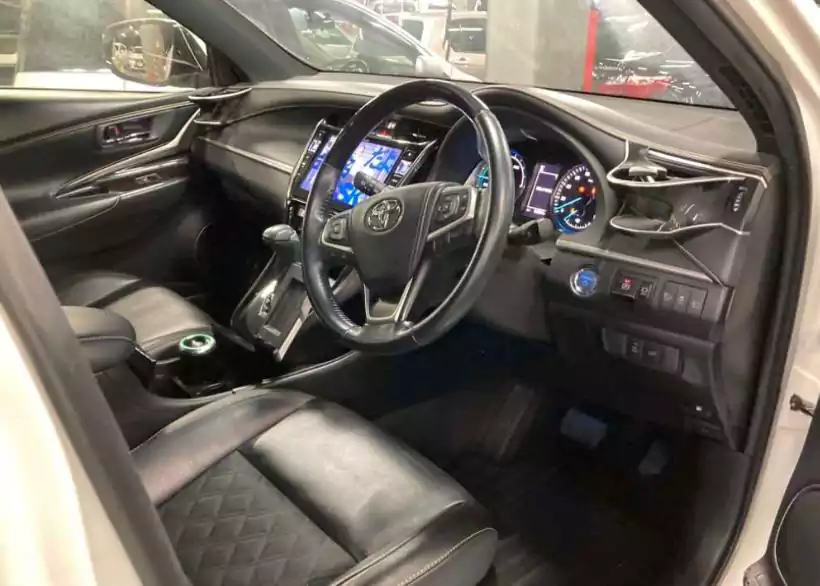 Toyota harrier 2500cc hybrid 2018 model